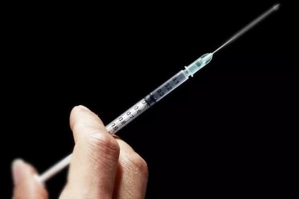 تصویر 1 از خرید سرنگ انسولین یک میل + قیمت فروش استثنایی